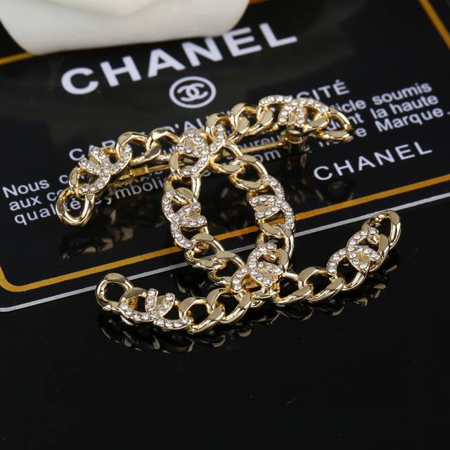 Chanel's new full diamond double C brooch is very finely crafted in every detai