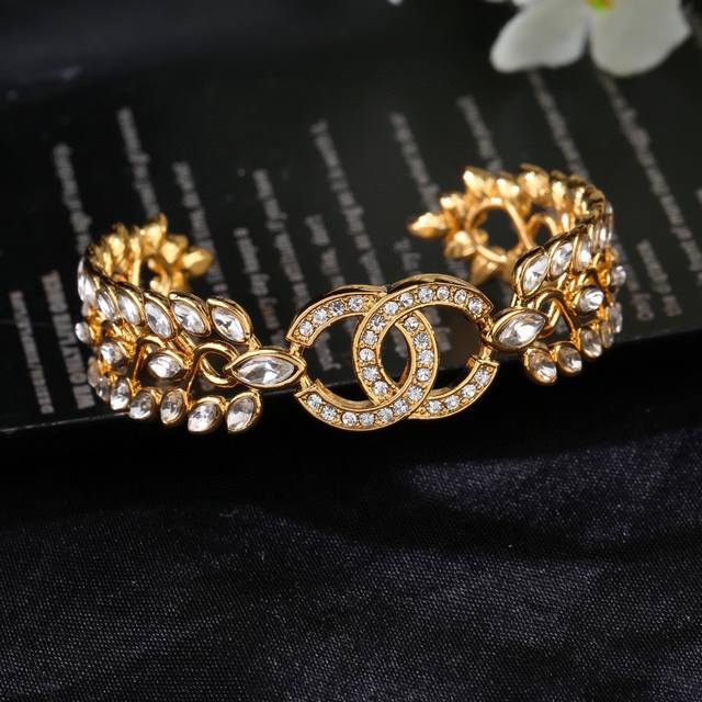 Chanel's new horse eye wheat ear bracelet is very finely crafted in every detai