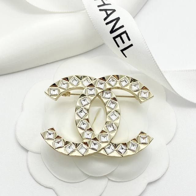 Code A558 Chanel brooch hot-selling new model Chan 23 diamond