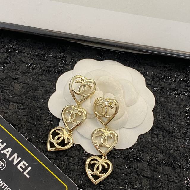 Code E1724 earrings hot-selling model, hot new arrival Synchronous counter excl