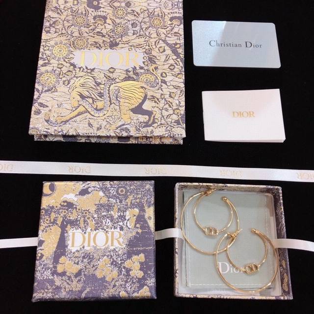Dior Dior earrings classic hot-selling model hot new super classic earrings seri