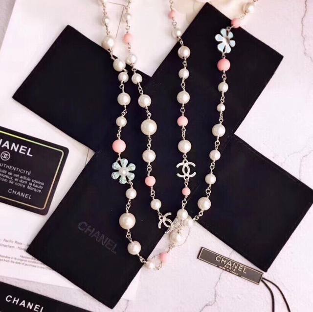 Chanel Chanel early spring new Chanel Greek style wheat ear double C blue flower
