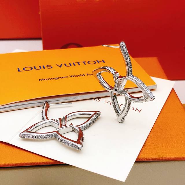No.Led0334 Lv*Latest style plum blossom diamond earrings consistent Zp brass mat