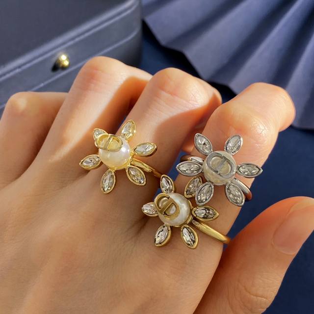 Dior Dior new fashion glossy Cd letter pearl diamond sunflower zircon rhinestone