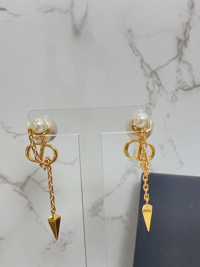 Code E1706 earrings hot sale model hot new Synchronous counter exclusive high-e
