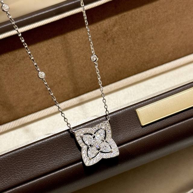 A6336 Popular and exquisite goddess style Lotus series lotus star necklace 925 s