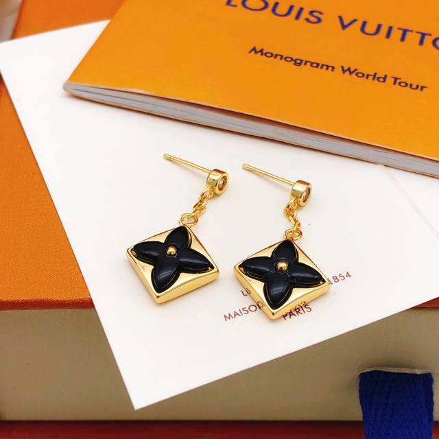 No.Led0304 Lv*Latest black, gold and black mother-of-pearl earrings Zp brass mat