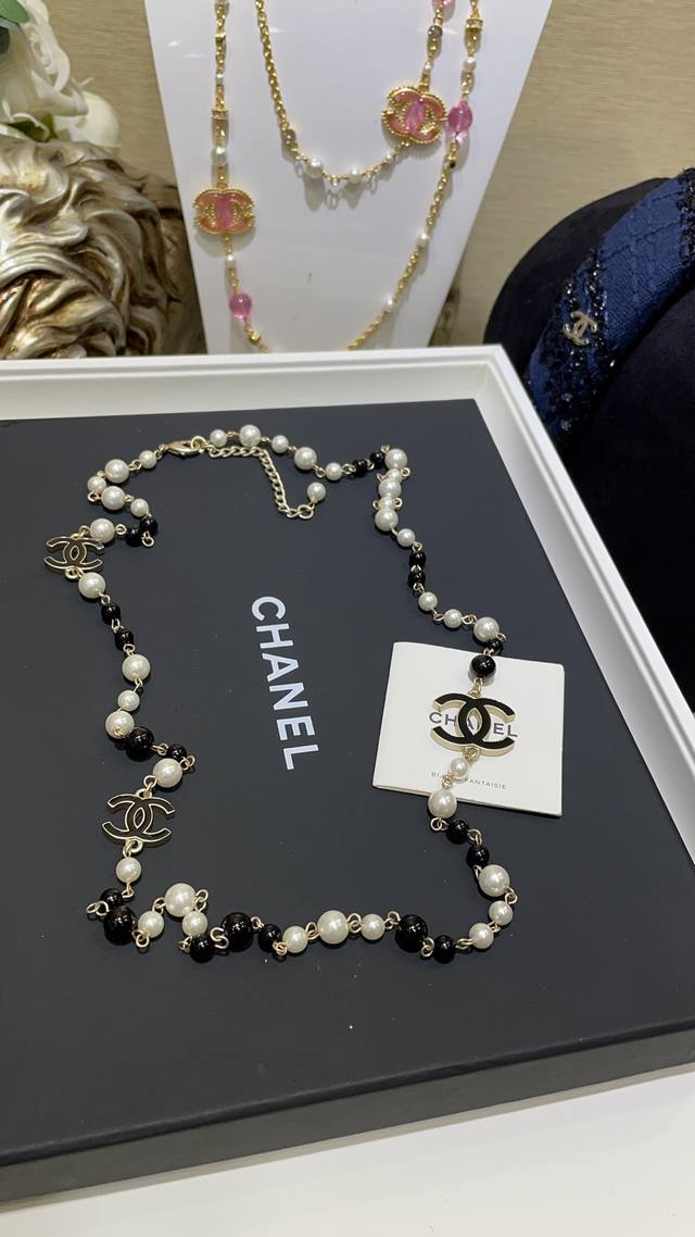 No.Xxl0947 Today's arrival sweater chain black model Vintage black enamel double