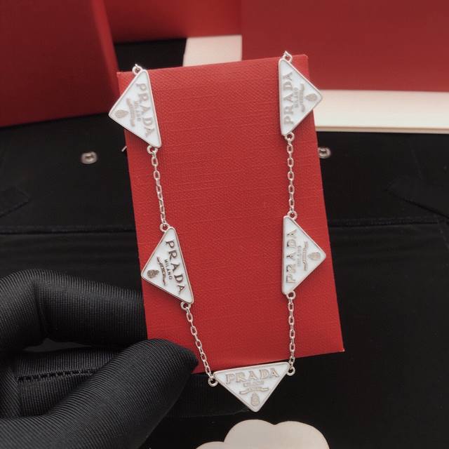 No.Pxl0004 Prad*Latest triangle necklace consistent Zp brass material DDD