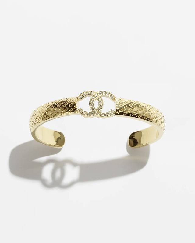 Chanel embossed double C diamond open bracelet DDD