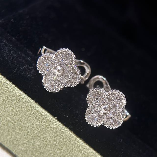 Vac Classic hot-selling full diamond dot four-leaf clover ear clap, exquisite an