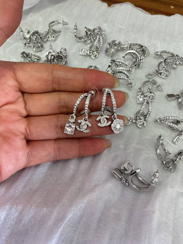 Small fragrance high quality perfume bottle combination earrings DDD