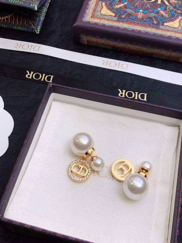 Dior new product Cd pearl earrings, purchasing level, one to one, classic pearl