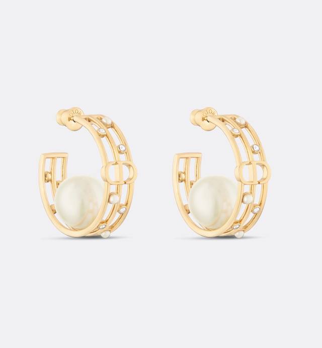 Dior earrings are hot-selling models and are now on sale. Dior gold hollow C-rin