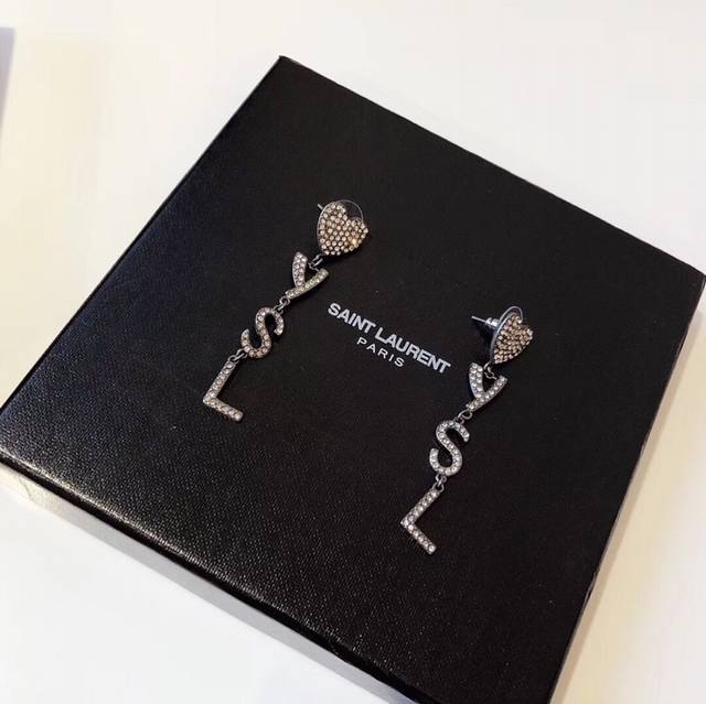 Saint Laurent YSL Yang Shulin classic logo letter heart earrings are super finel