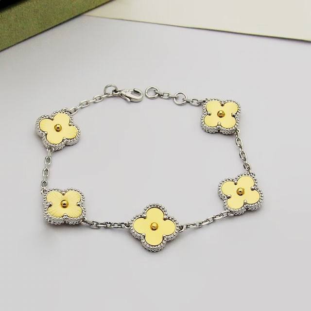 Necklace, Bracelet, Earrings Limited Edition Christmas Vca Car Flower Necklace