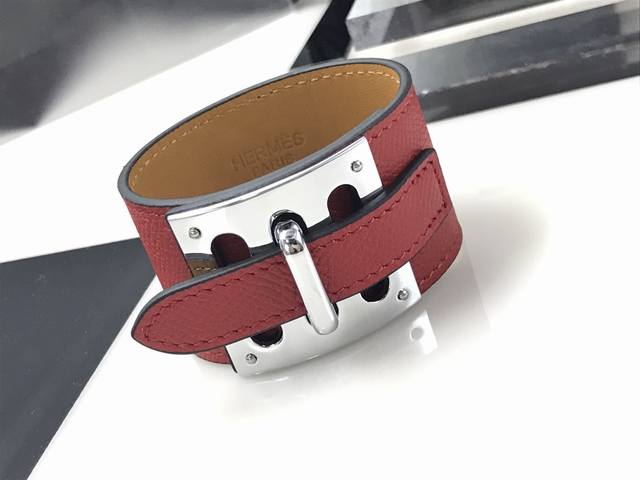 Synchronous counter real shot H family pure leather tree pattern bracelet heavy