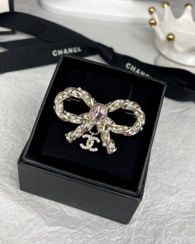 Chanel bow pink rhinestone pearl brooch DDD