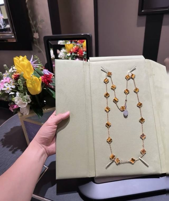 V gold material Vca 20 flower tiger eye stone four leaf clover necklace DDD