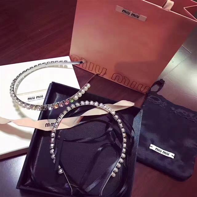 Miumiu crystal headband, original color crystal white crystal, purchased from HK