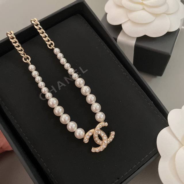 High quality details as shown in the picture Fragrant half-chain bead necklace