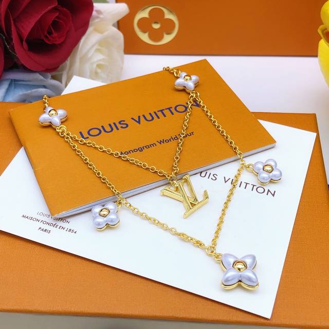 No.Lxl0034 Lv*Latest flower double necklace consistent Zp brass material DDD