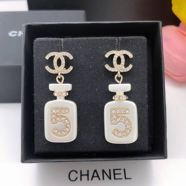No. Xed0864 Valentine's Day gift new double C acrylic perfume bottle earrings,