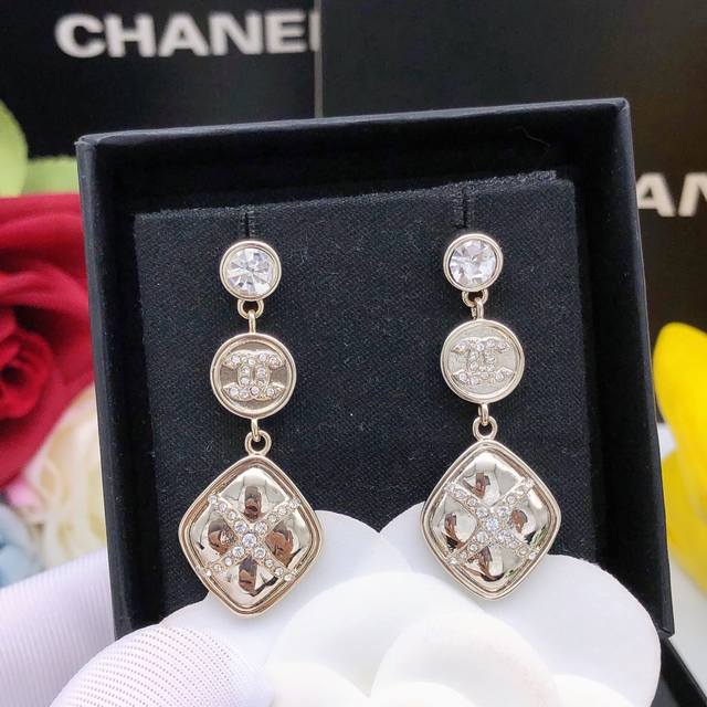 No.Xed0851 Ch*Nel latest diamond tassel earrings consistent Zp brass material DD