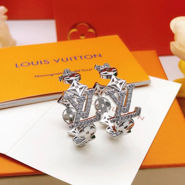 No.Led0204 Dio*Latest moon round earrings consistent Zp brass material DDD