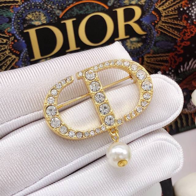 No. Dxz0022 Original new Dior brooch counter consistent brass material super te