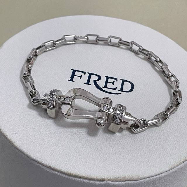 Force 10 Fred half diamond horseshoe buckle bracelet, finely crafted micro-inlay