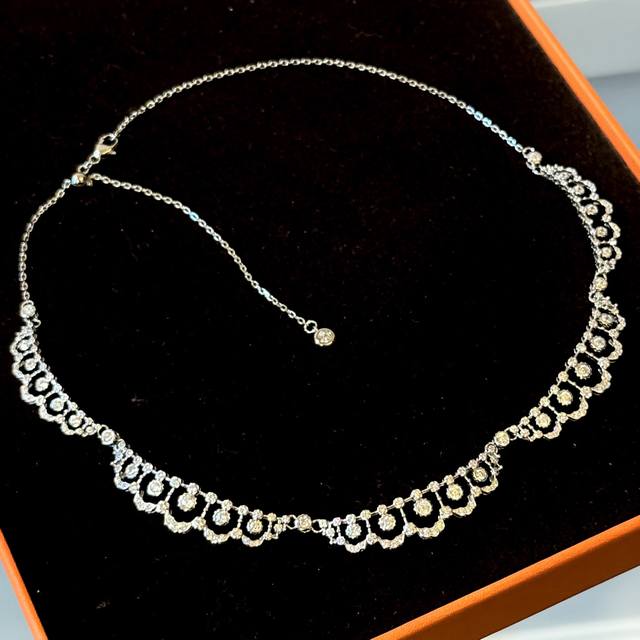 A5262 New lace hollow lace necklace French retro light luxury high-end feel diam