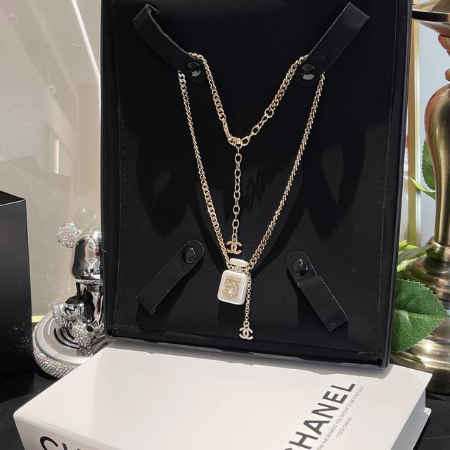 No. Xxl0012 White Perfume bottle necklace DDD