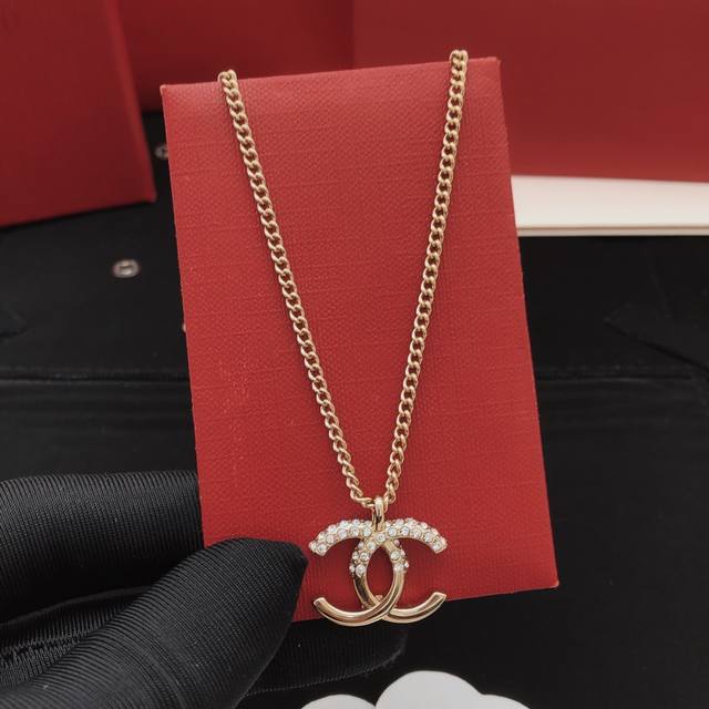 No. Xxl0179 22K new half diamond double C gold necklace. This model is a five-s