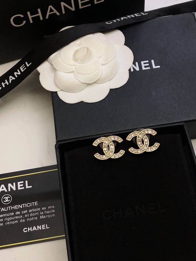 Original mold Zp version Chanel earrings hot sale hot new Chan 23 classic rhine
