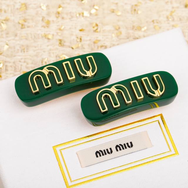 High quality details as shown in the picture. Sold one pair at the price of P.