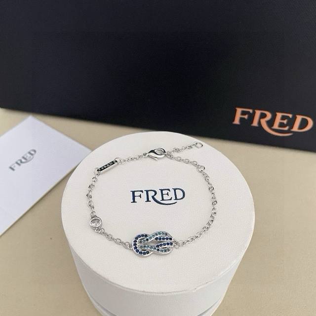 Fred pink diamond 8-shaped buckle bracelet, finely crafted micro-inlay, high-en
