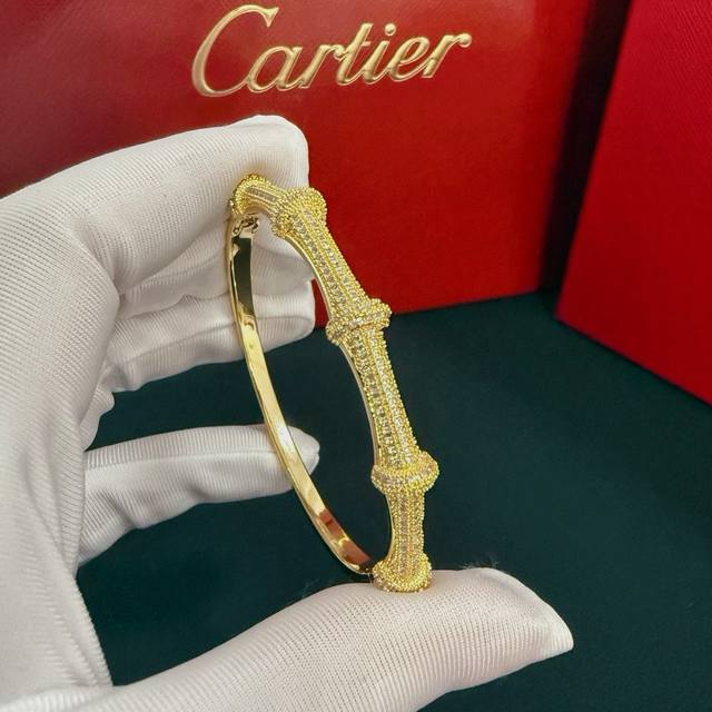 Cartier bamboo diamond bracelet High-end custom version Diamond inlay craft V go