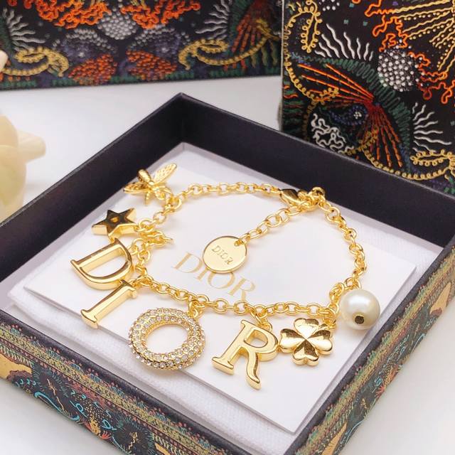 No.Dsl0181 Dio*Latest four-leaf clover letter bracelet consistent Zp brass mater
