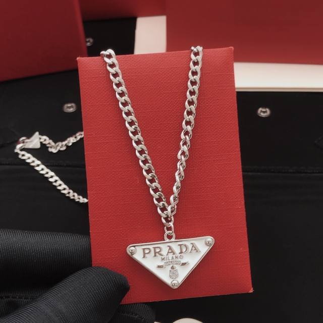 No.Pxl0023 Prad*Latest triangle necklace consistent Zp brass material DDD