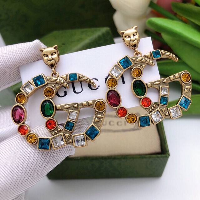 No. Ged0055 Gucci colored diamond double G earrings, a must-have for retro girl