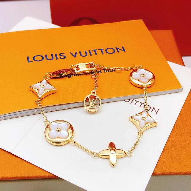 No.Lsl0167 Lv*Latest white mother-of-pearl bracelet consistent Zp brass material