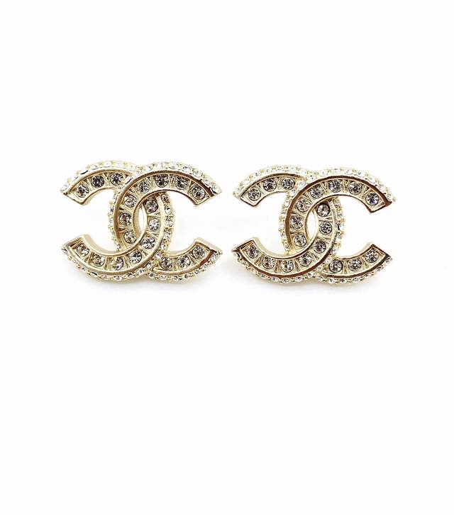 Chanel Chanel double row diamond double C earrings, high-end quality, same mater