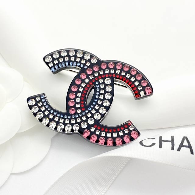 Today's new model code A787 0267825 Chanel brooch hot-selling model burst new c