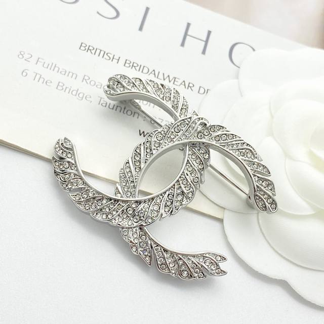 Today's new model code A785 0364820 Chanel brooch hot-selling model is now avai