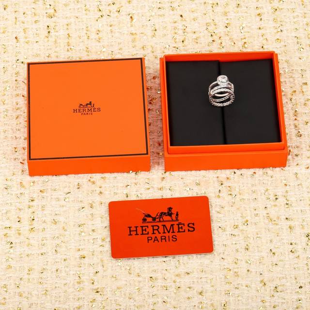 210961 We produce pig nose diamond rings, which can be customized with 18K real