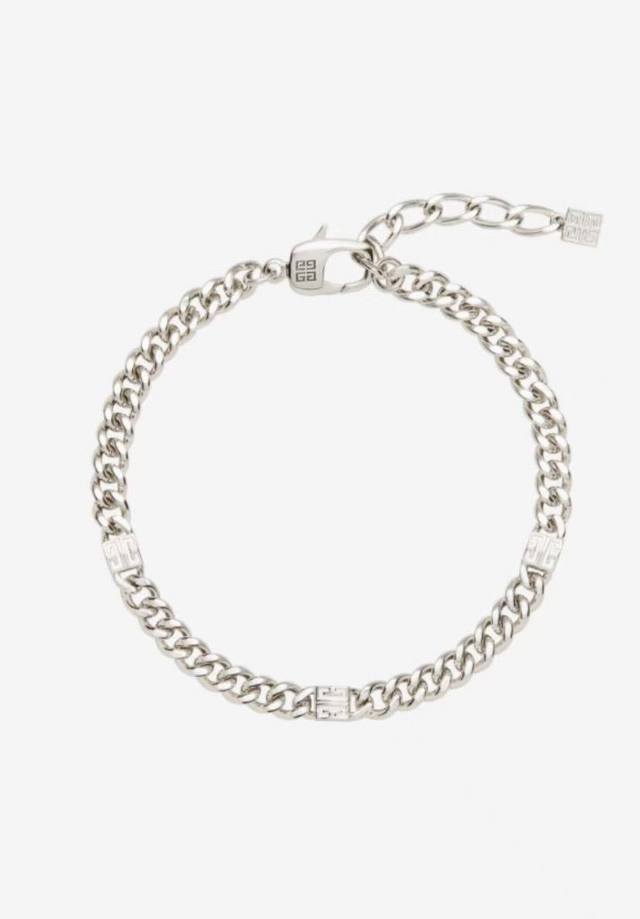 Givenchy bracelet, high-end quality counters with the same material, exclusive