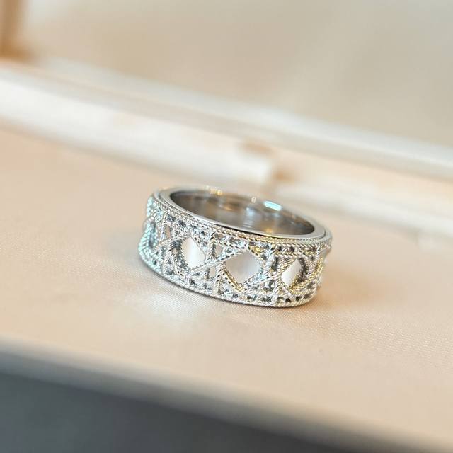 A4833 D's new high-end jewelry My series rattan pattern wide version ring top-gr