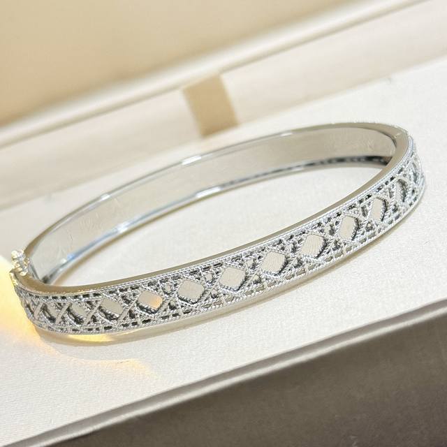 A5098 New high-end jewelry My series rattan pattern wide bracelet, top-grade S92