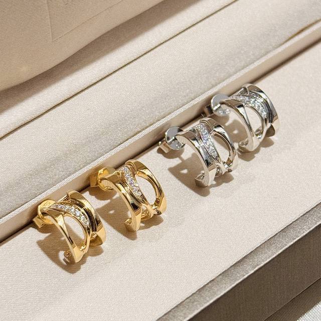 A6090 B.Zero1 series small waist wave hollow row diamond earrings selected from